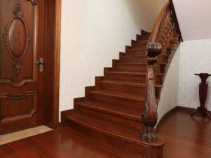 【安装】木质楼梯踢脚线的安装